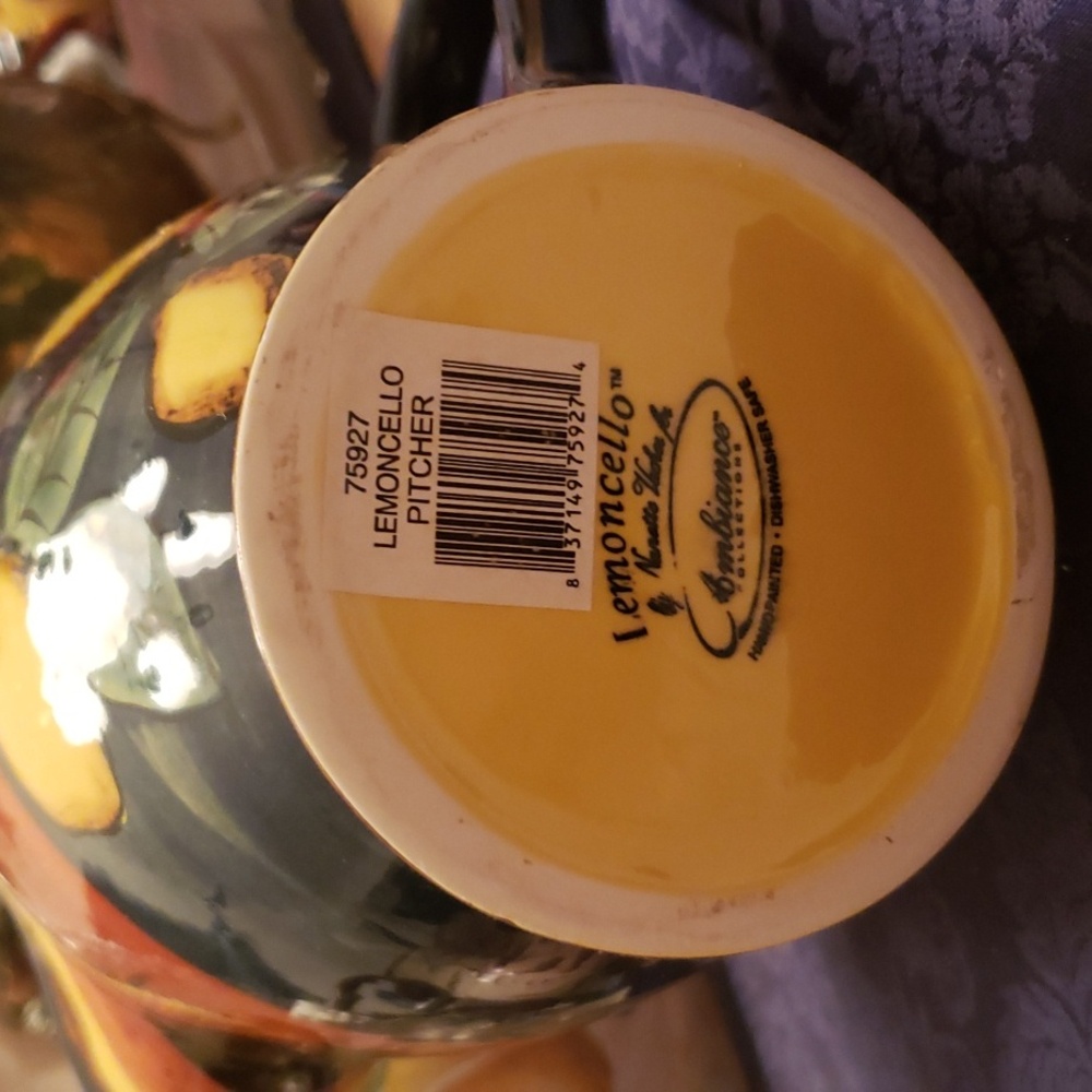 Lemoncello Pitcher 🍋 - Picture 6 of 12